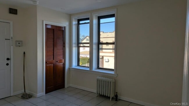 Foto del edificio - 214-85 Jamaica Ave