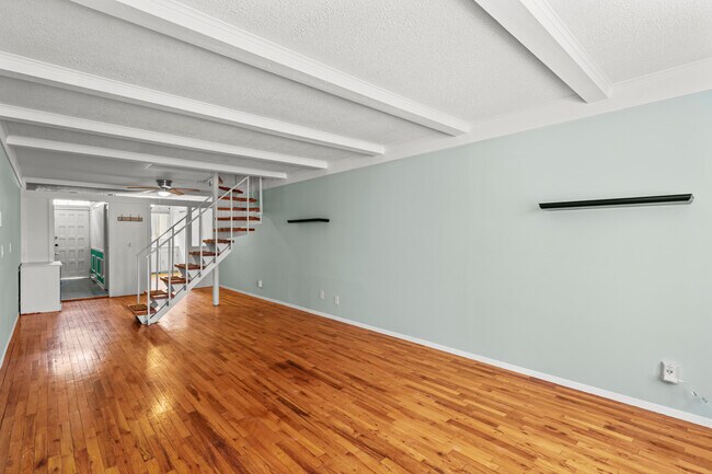 Foto del edificio - 1200 Warburton Ave