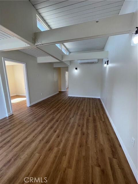 Building Photo - 11571 Archwood St