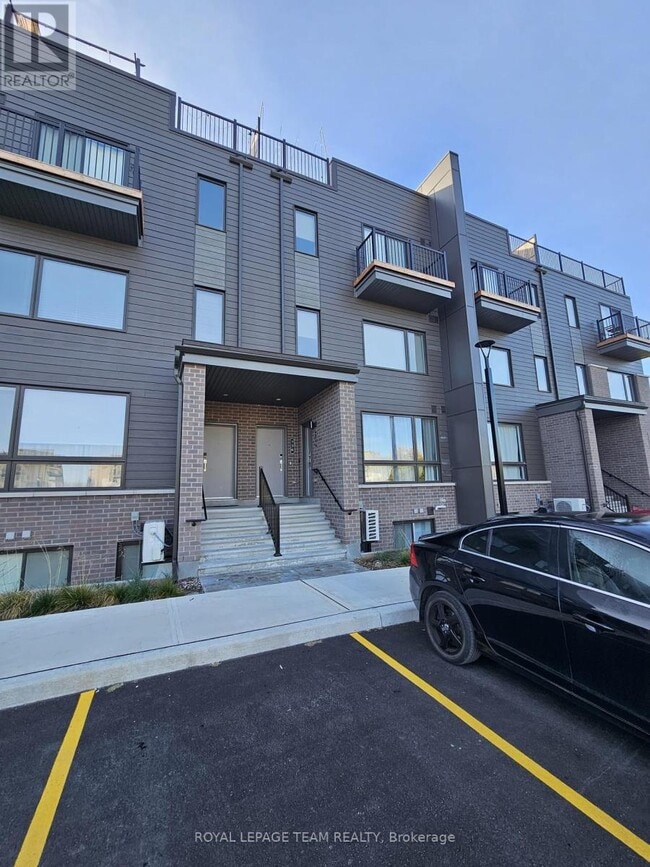 Building Photo - 736 Mishi Private