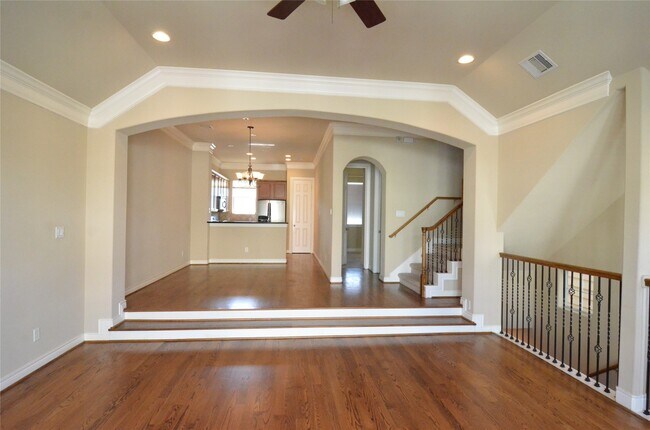 Foto del edificio - 9006 Harbor Hills Dr
