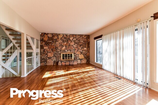 Foto del edificio - 8405 Brownstone Ln