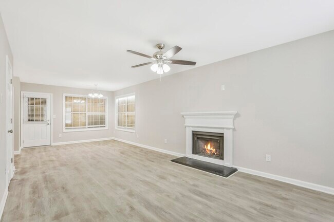 Building Photo - 3785 Cypress Pointe Dr