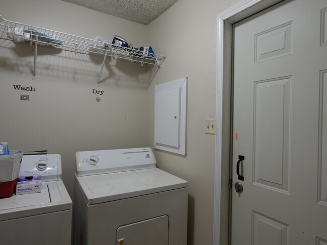 Foto del edificio - 45097 Greenbrier Rd
