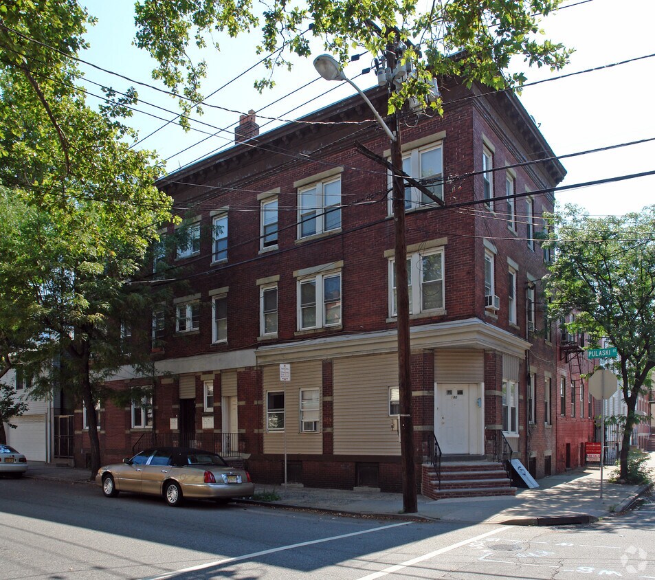 Primary Photo - 180 Malvern St