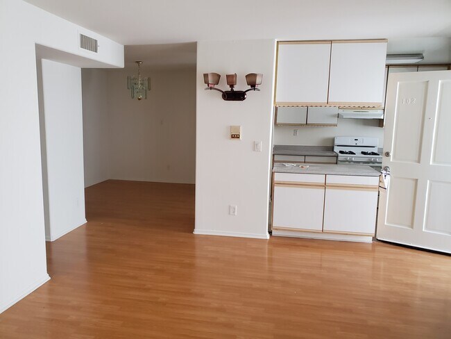 Foto del edificio - 466 E Palm Ave