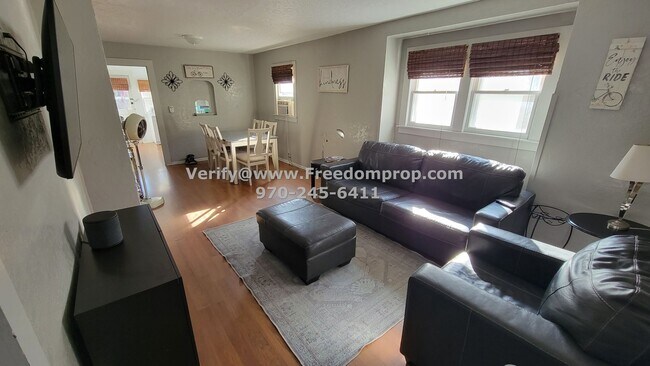 Foto del edificio - MONTH TO MONTH  -  FURNISHED HOME DOWNTOWN...
