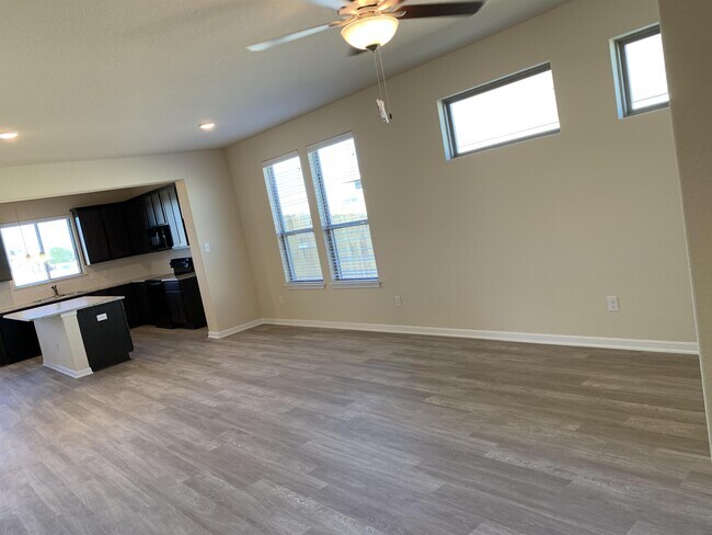 Building Photo - 4728 Fawn Valley Dr