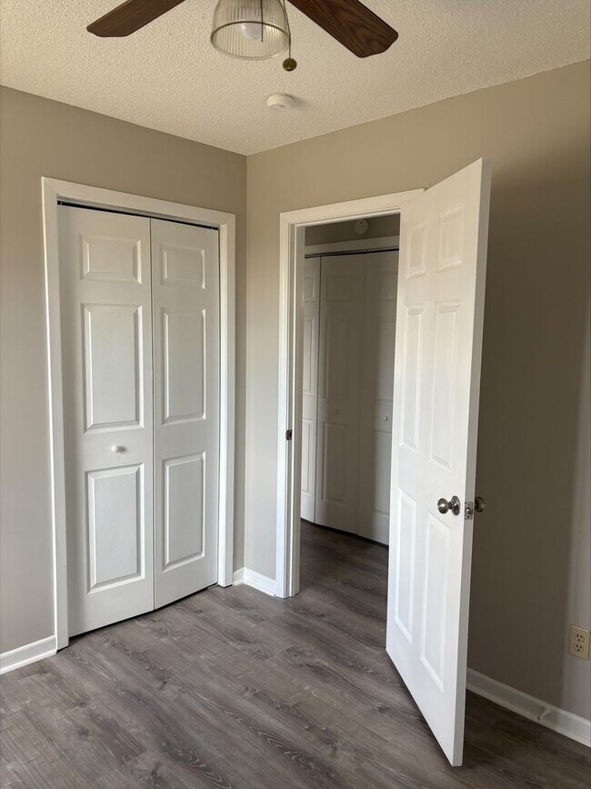 Foto del edificio - 3 Bedroom 2 Bath in Gray