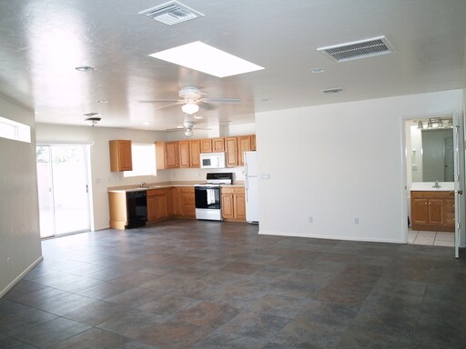 Building Photo - 2233 N 1st Ave