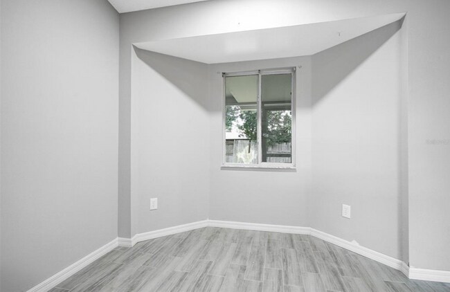 Área de estar - 8200 Scarborough Ct