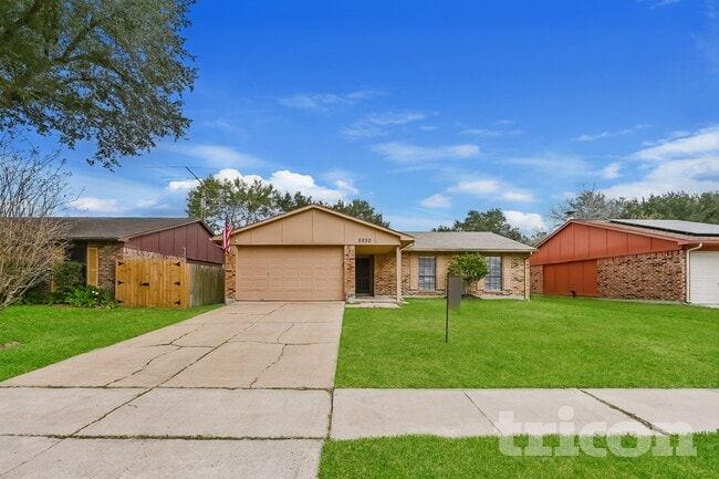 Building Photo - 5030 Ridgecreek Dr