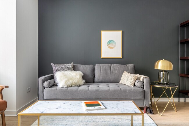 Foto del edificio - 615 W 7th St