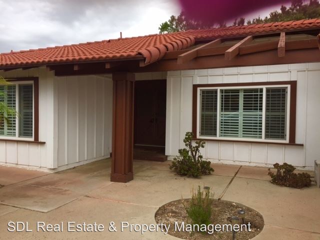 Building Photo - 37395 Avenida Bravura