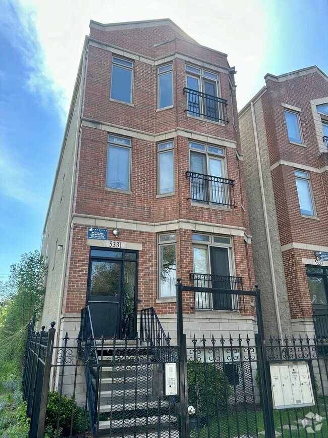 Building Photo - 5333 S Calumet Ave
