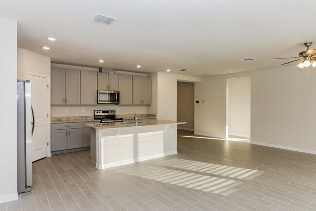 Building Photo - 10209 Daybreak Glen