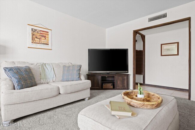 Building Photo - 3215 S Kachina Dr