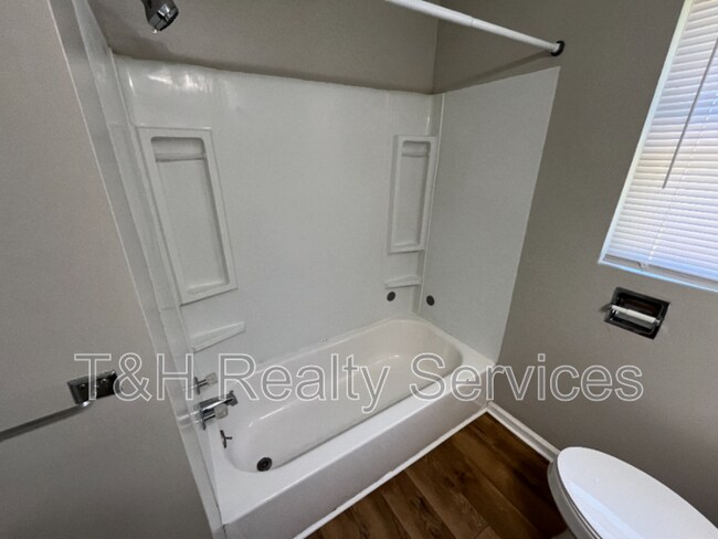 Foto del edificio - 1750 N Whittier Pl