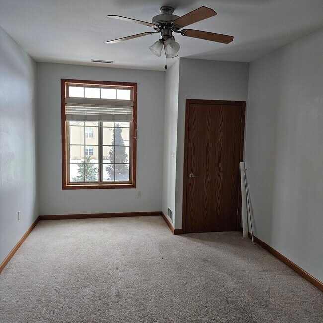 Foto del edificio - 16925 Stonewall Dr