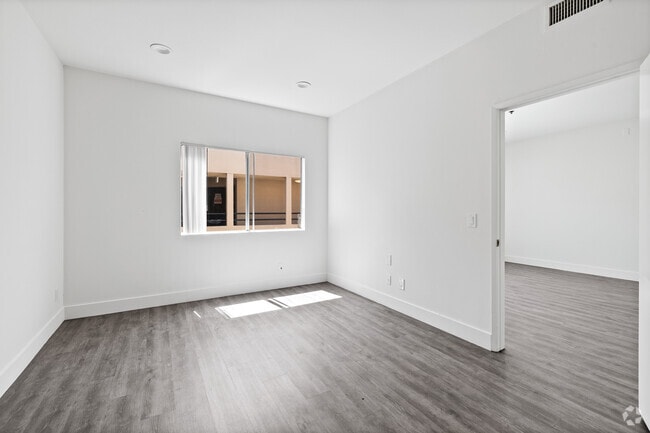 2BD, 2BA - 1,100SF - Primary Bedroom - Hoover Hilltop