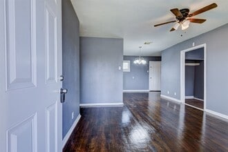 Building Photo - 9506 Sierra Dr