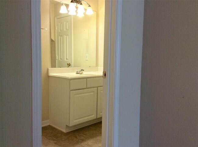 Building Photo - 5031 Ivy Fair Way