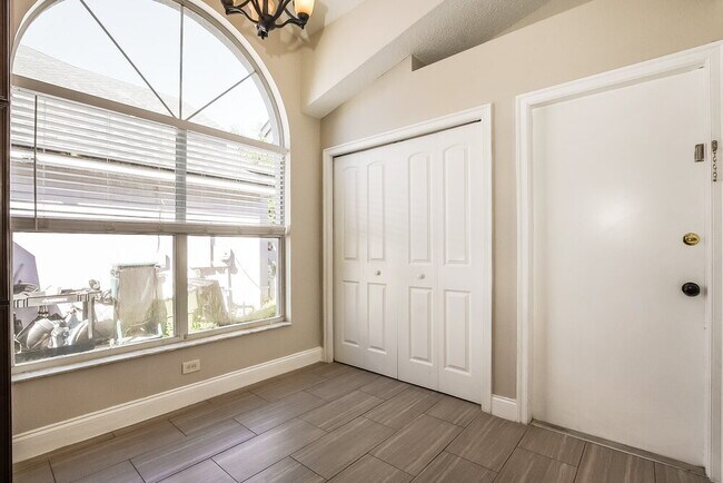 Foto del edificio - 2714 Cahill Way