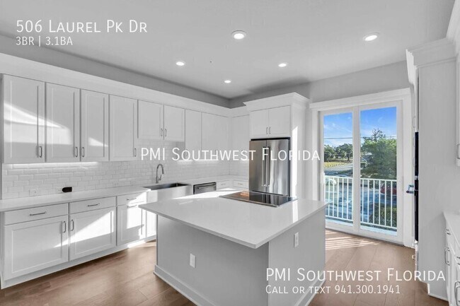 Foto del edificio - 506 Laurel Pk Dr