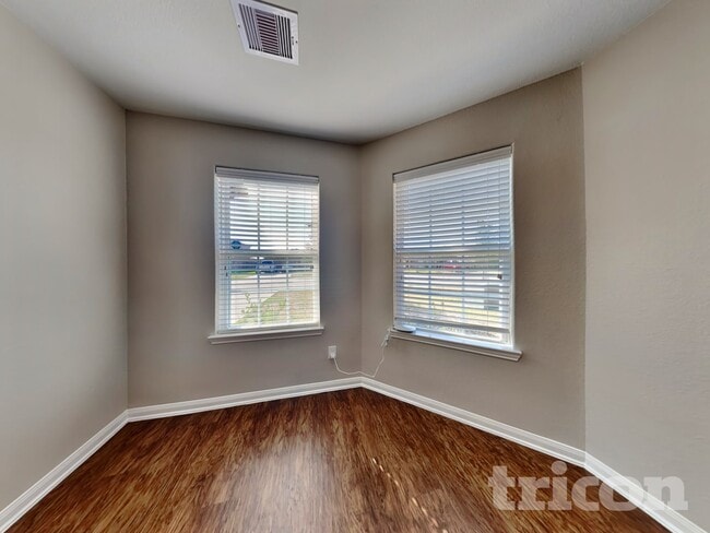 Building Photo - 2322 Oyster Bay Ave