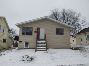 Building Photo - 506 N 11th St
