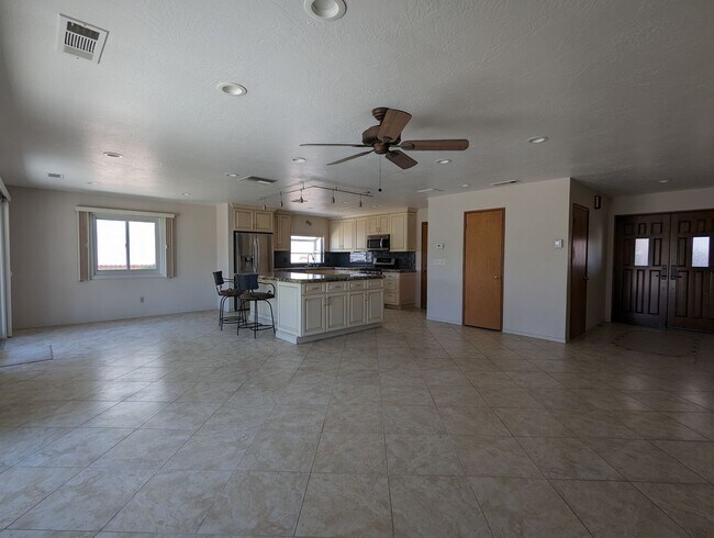 Building Photo - Resort Living in Desert Hot Springs