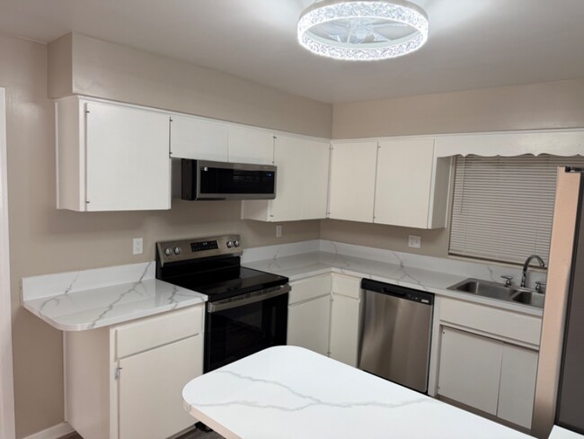 Foto del edificio - 1500 Ave E NE