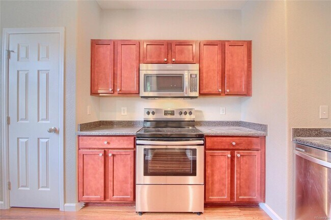 Foto del edificio - 5708 E 127th Ave