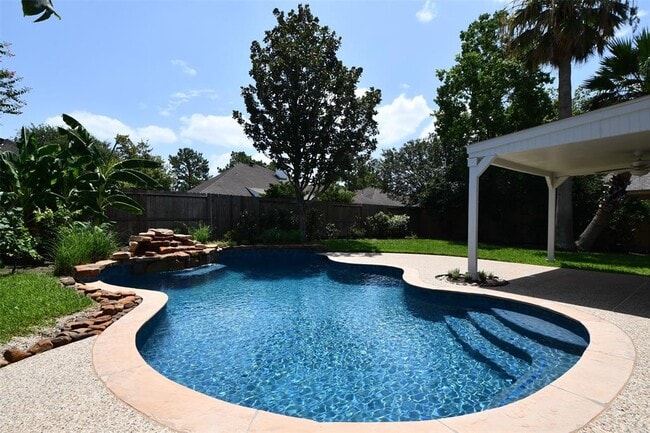 Building Photo - 22510 Holly Lake Dr