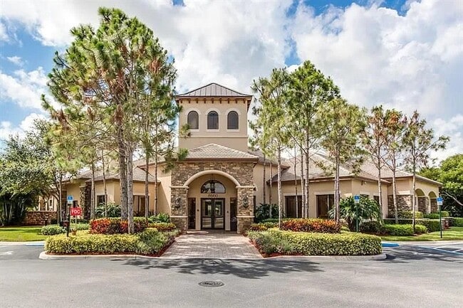 Foto del edificio - 8477 Breezy Hill Dr