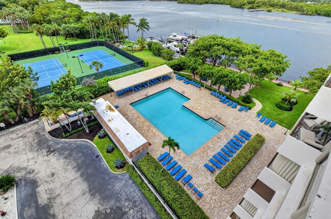 Foto del edificio - 2121 N Ocean Blvd