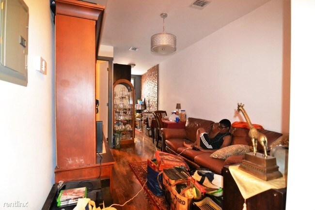 Foto del edificio - 188 Rockaway Ave