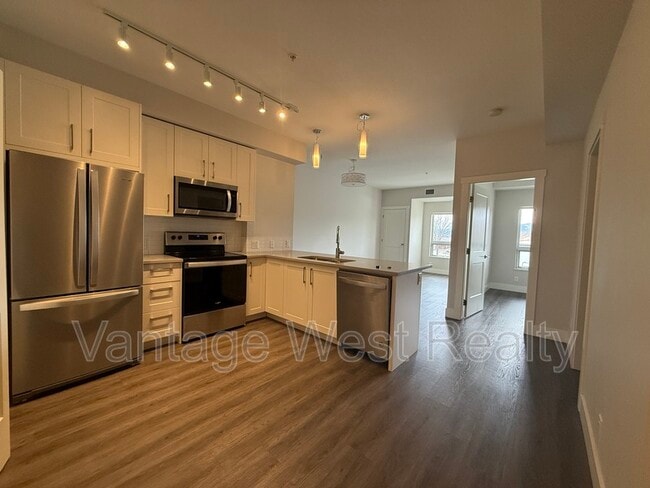 Building Photo - 191 Hollywood Rd S