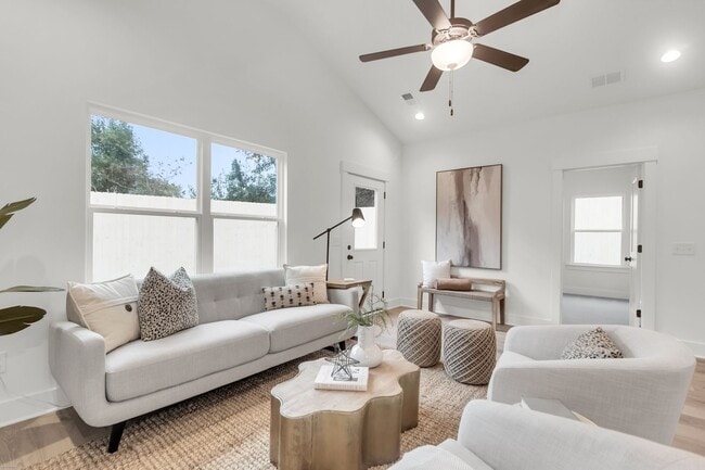 Foto del edificio - 2304 Delano St