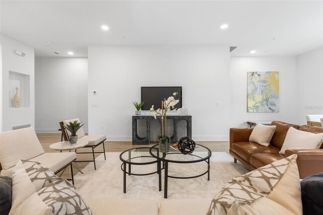 Foto del edificio - 218 Park Lake St