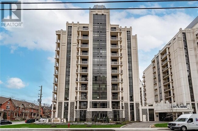 Building Photo - 81 Robinson St