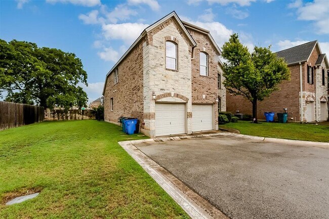 Foto del edificio - 11608 Spicewood Pkwy