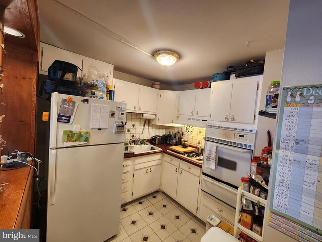 Foto del edificio - 5473 Houghton Pl