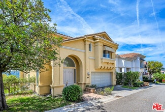 Building Photo - 16730 Calle De Catalina
