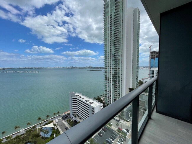 Foto del edificio - 480 NE 31st St