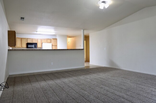 Building Photo - 20901 Hartsburg