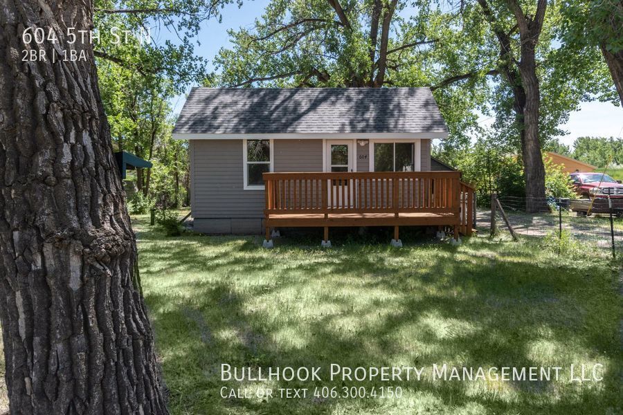 Primary Photo - Beautifully updated house with 2 decks and...