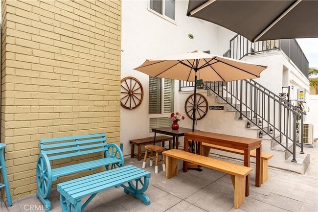 Photo - 15594 Dawnson Unit Apartment
