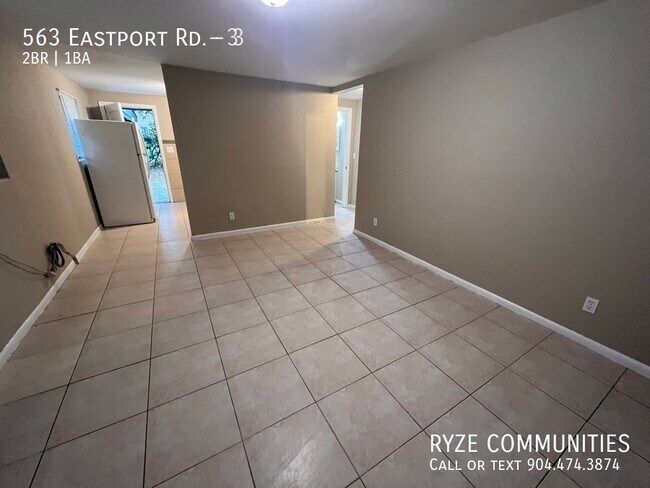 Foto del edificio - 563 Eastport Rd