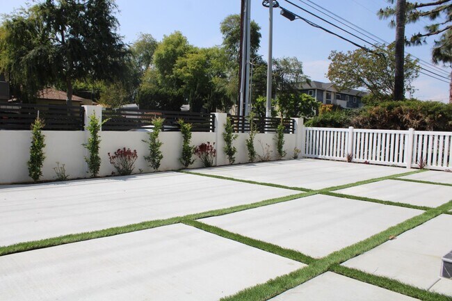 Foto del edificio - 5014 Kester Ave